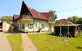 Zsuzsanna Apartmanhaz